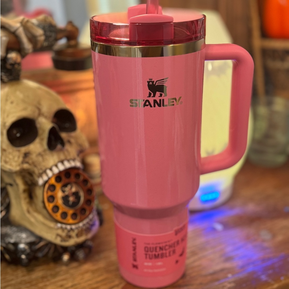 GLINDA Stanley 40 oz Stainless Steel H2.0 FlowState Quencher Tumbler - Wicked